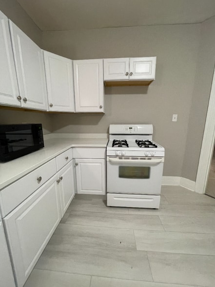 Building Photo - 170 Woolper Ave