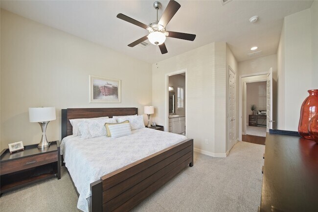 Building Photo - 9510 Spring Rose Dr
