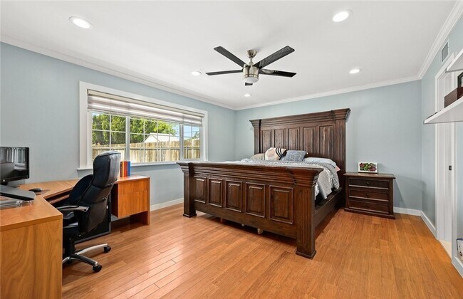 Building Photo - 12482 Farndon Ave