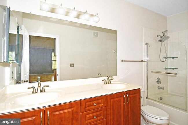 Building Photo - 12108 Garden Grove Cir
