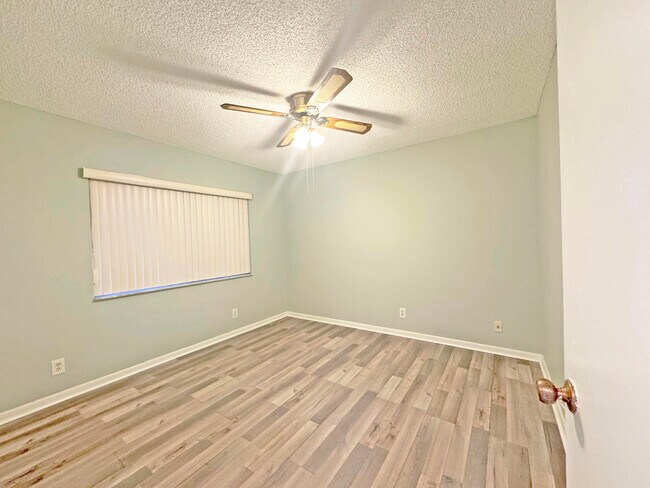 Building Photo - 7281 Amberly Ln