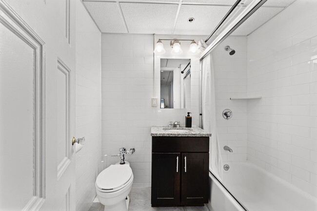 Building Photo - 62 Boylston St