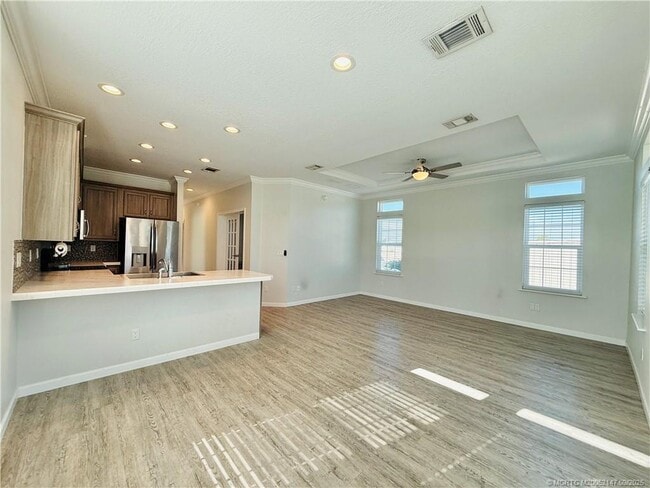Building Photo - 252 NE Ebbtide Way