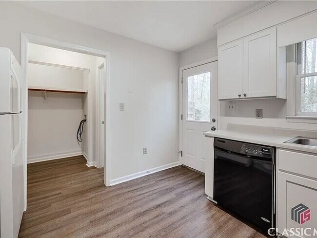 Building Photo - 209 Highland Park Dr