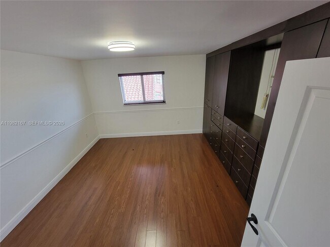 Building Photo - 3011 W 76th St