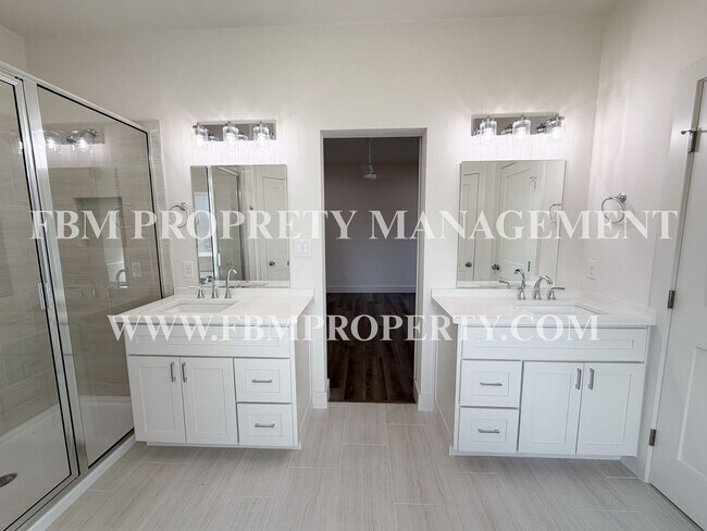 Building Photo - 903 Sunrise Ave