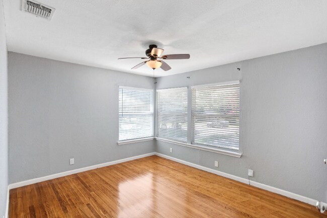 Building Photo - 615 Rittiman Rd
