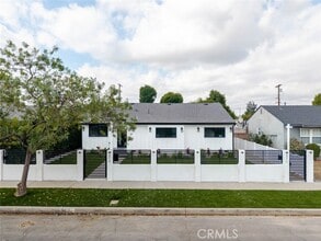 Building Photo - 6219 Sylvia Ave