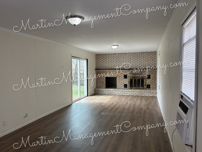 Building Photo - 1844 S Beacon Ave