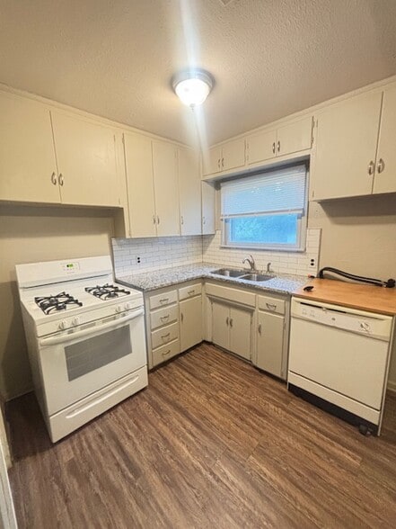 Building Photo - 524 E Atkinson Dr