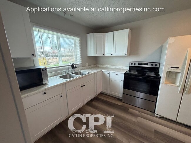 Building Photo - 5824 Ocean Beach Hwy