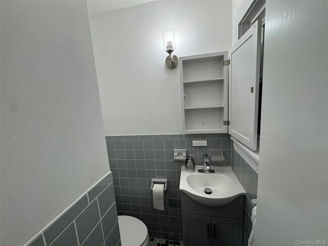 Building Photo - 31-18 106th St