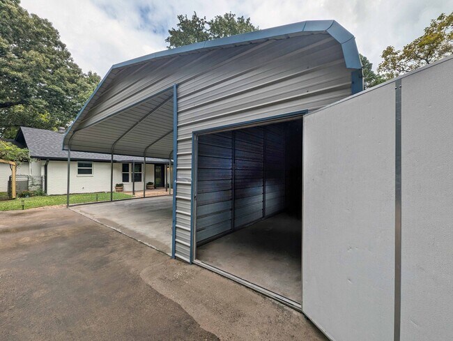 Building Photo - 13356 FM 2710