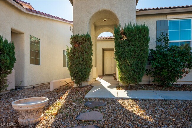 Building Photo - 7423 Cleghorn Canyon Way