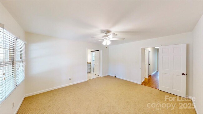 Building Photo - 6810 Rosemary Ln