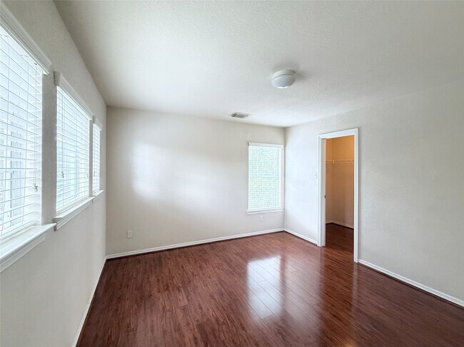 Building Photo - 12315 Gentlebrook Dr
