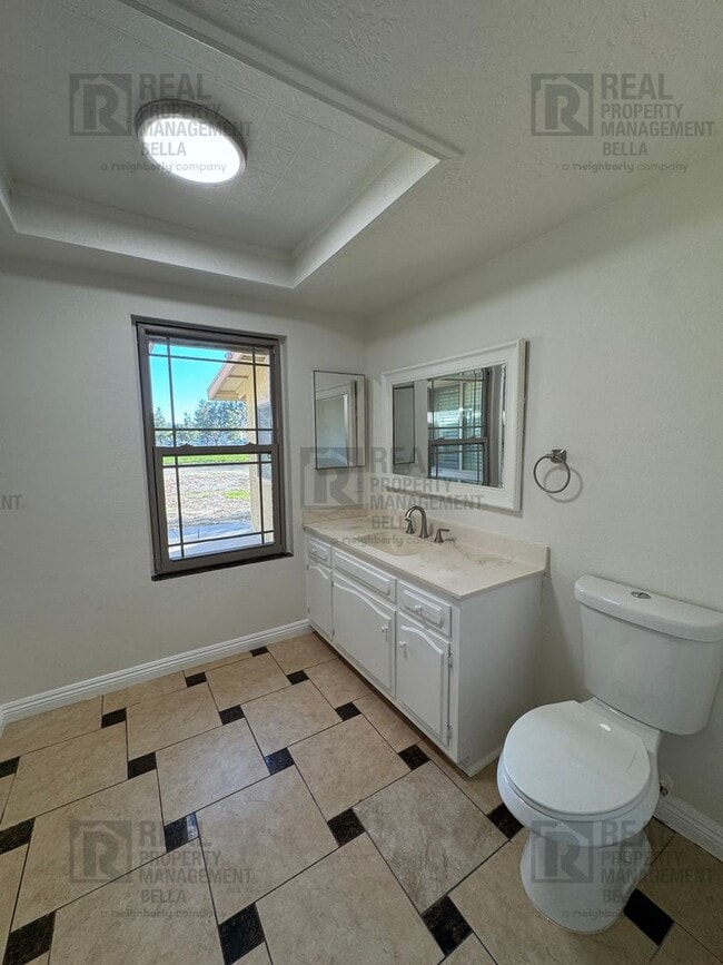Building Photo - Spacious Single-Story 7-Bedroom Home with Open Layout & Abundant Natural Light
