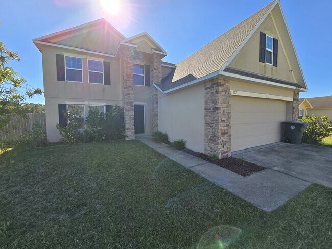 Building Photo - 127 Cedar Cir Dr