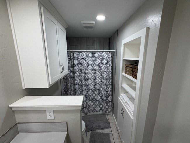 Building Photo - 3803 Harmony St