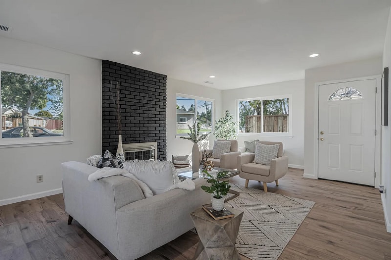 Building Photo - 7675 Sunset Ave