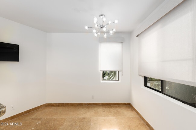 Building Photo - 5101 N Casa Blanca Dr