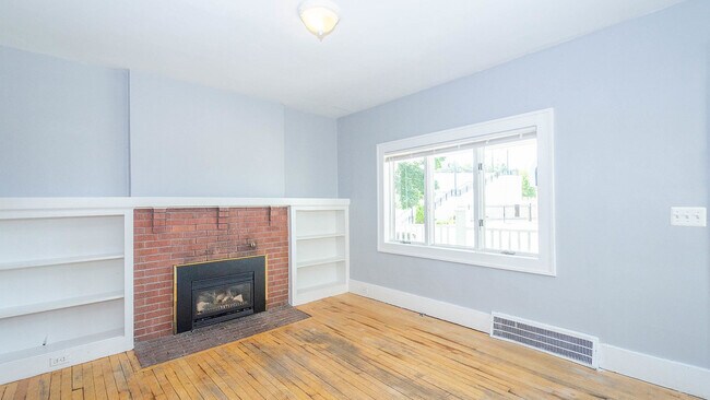 Building Photo - 1441 S State St