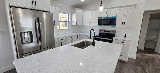 Building Photo - 2 Pine Terrace Way