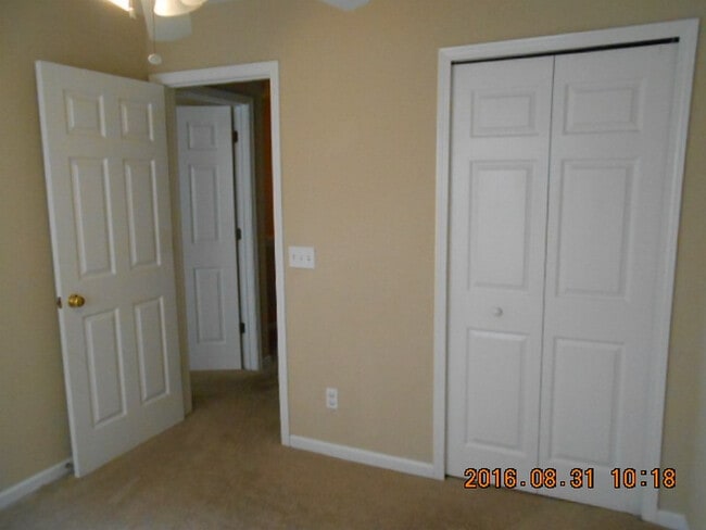 Building Photo - Three Bedroom Townhome in Townes of Buckwalter