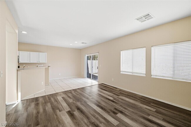 Building Photo - 528 Round Reign Ave