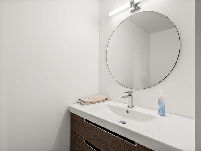 Building Photo - 48674 Vista Viejo Dr