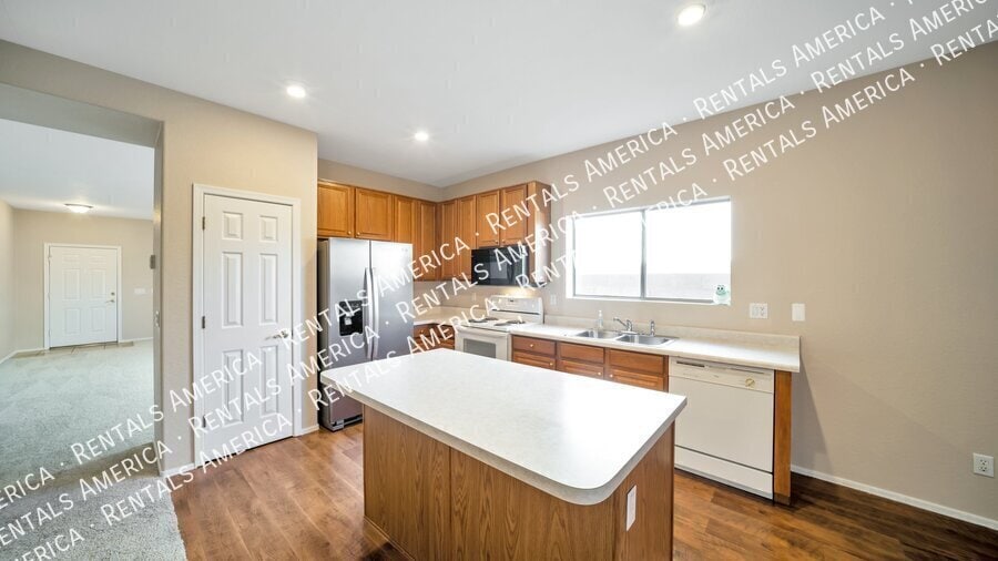 Building Photo - 12852 N Yellow Orchid Dr