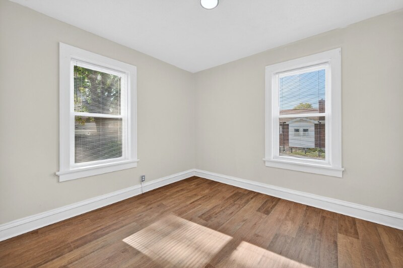 Building Photo - 5803 S Kings Highway Blvd