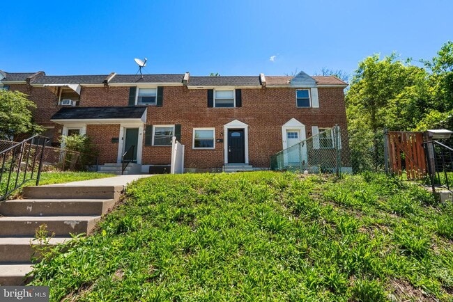 Building Photo - 53 Madison Dr