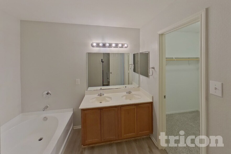 Building Photo - 2749 Ingram Cir