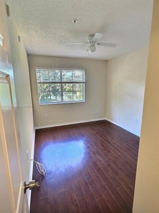 Building Photo - 2120 W Preserve Way