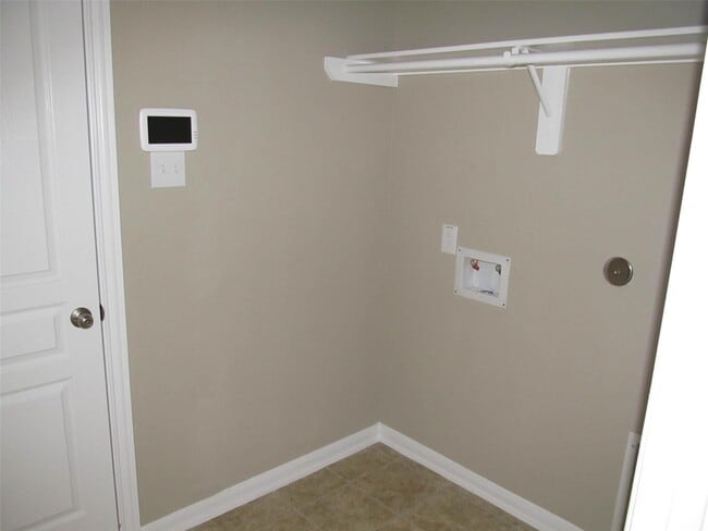 Building Photo - 2310 Thunderbolt Peak Dr