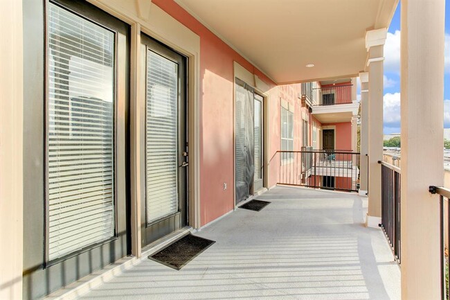 Building Photo - 2400 McCue Rd