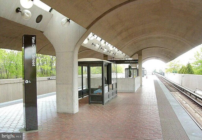 Building Photo - 12 S Van Dorn St