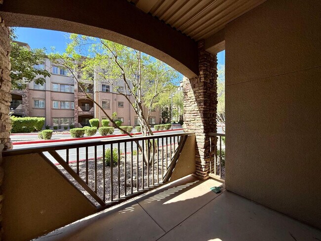 Building Photo - 5450 E Deer Valley Dr