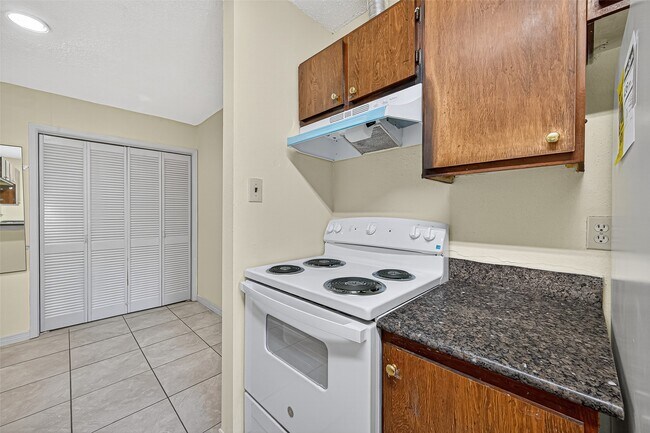 Building Photo - 8360 Jorine Dr