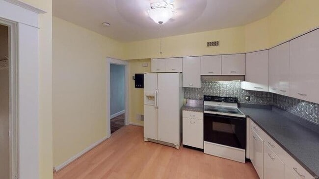 Building Photo - Fantastic 2bd/1ba home! Coming soon!