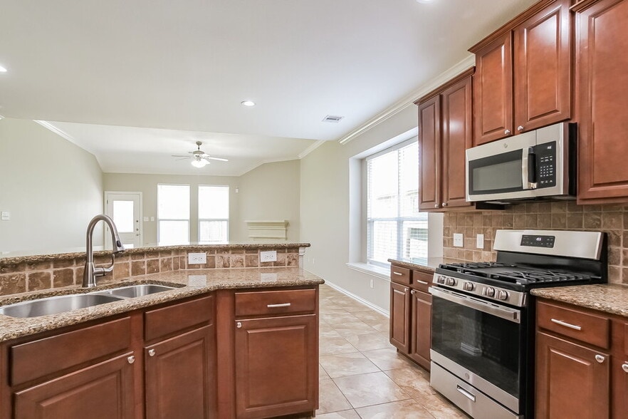 Building Photo - 13823 McKinney Creek Ln