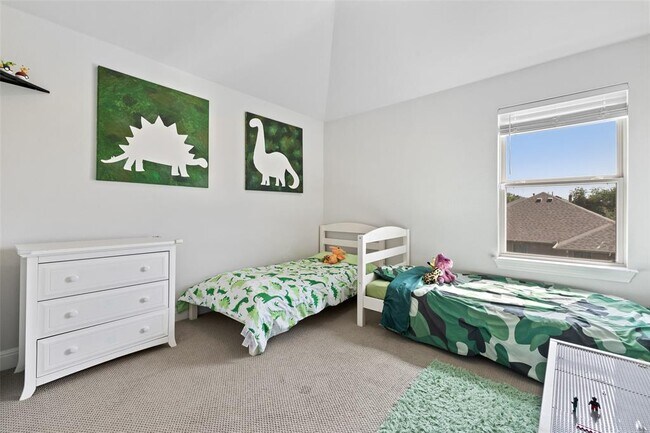 Building Photo - 134 Longmire Cv