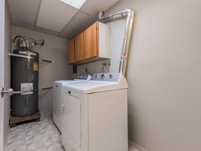 Building Photo - 5327 Glenwood Ave