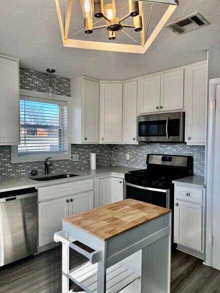 Building Photo - 500 Ridgecrest Rd