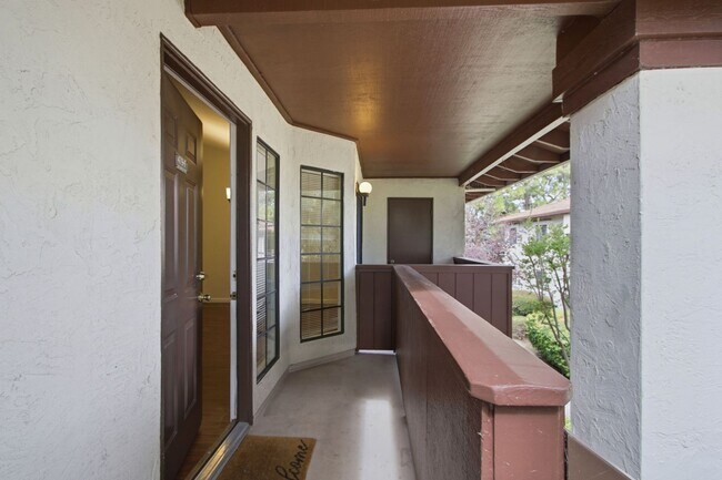 Building Photo - 479 Costa Mesa Terrace