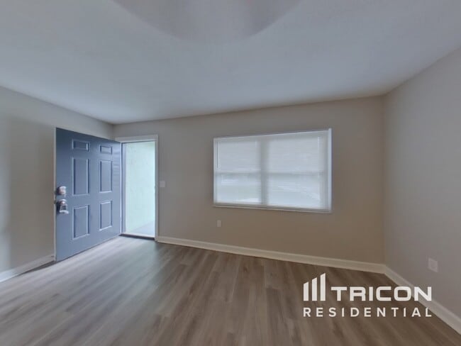 Building Photo - 105 Ravenway Dr