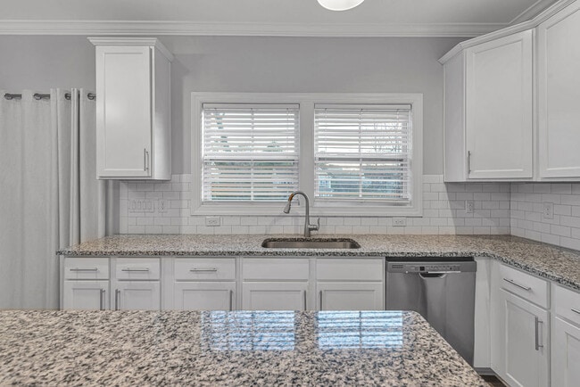 Building Photo - 707 Riva Ridge Rd