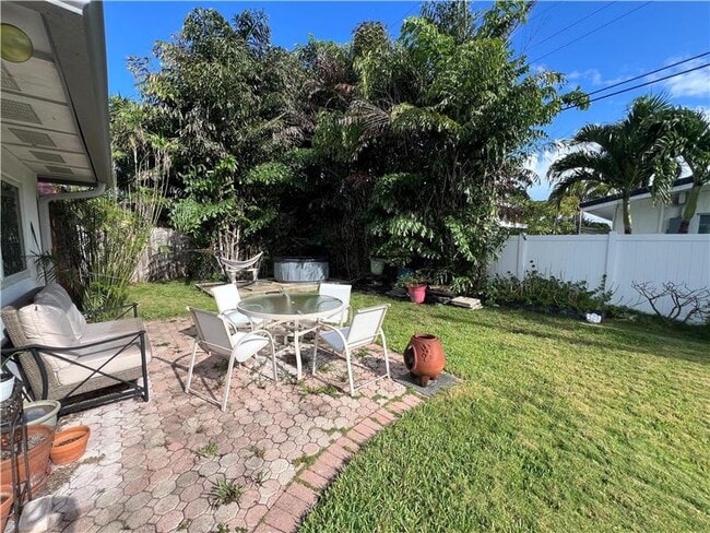 Building Photo - 1433 SE 5th Ct