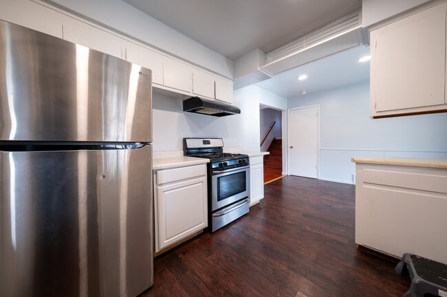 Building Photo - 445 Walnut Ln